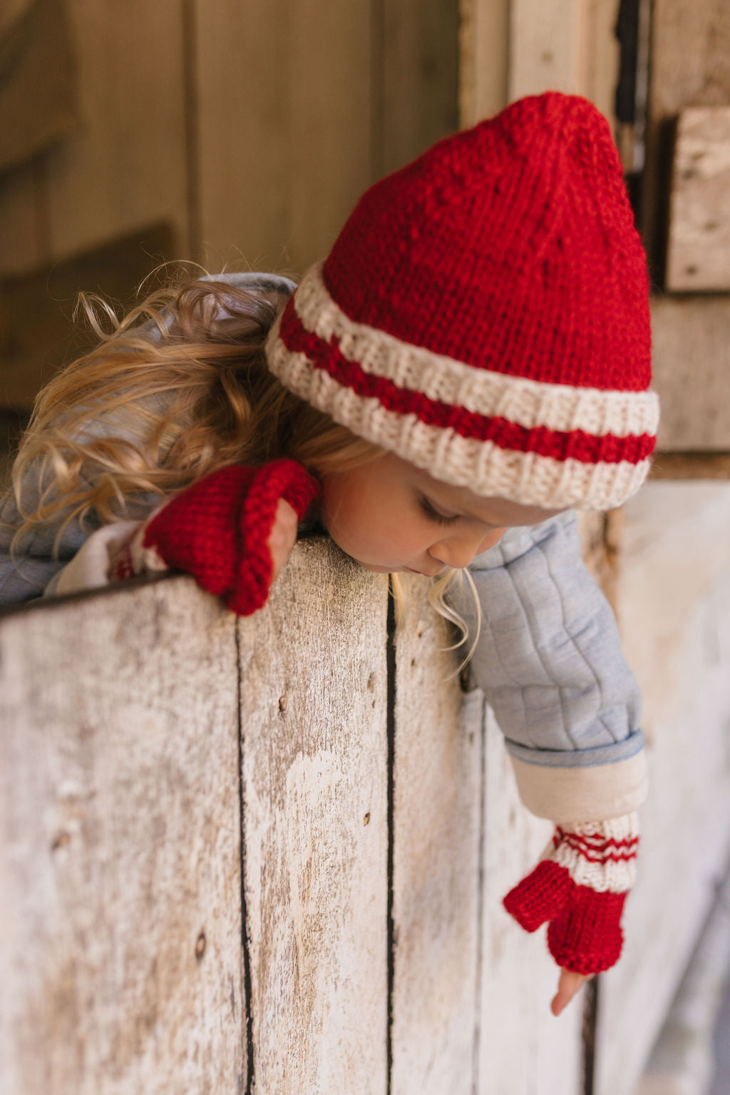 Denmark Mittens / Red