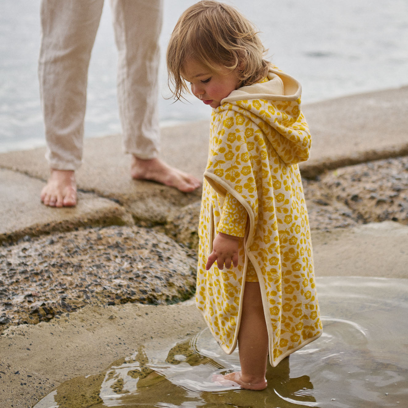 Poncho Towel / Kitchen Garden Freesia Print