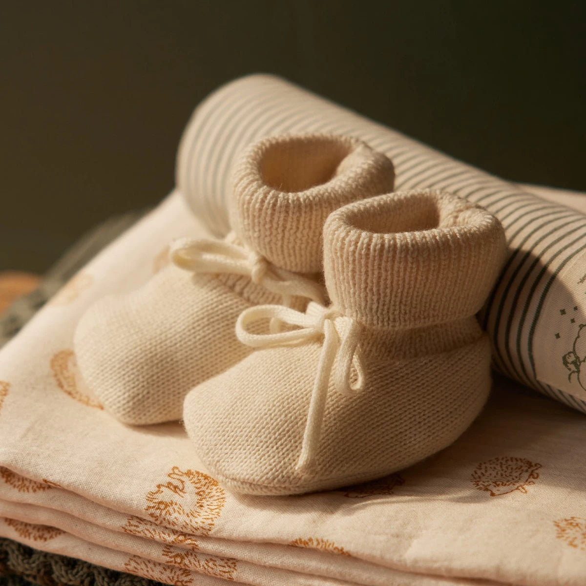 Merino Knit Drawstring Booties / Natural