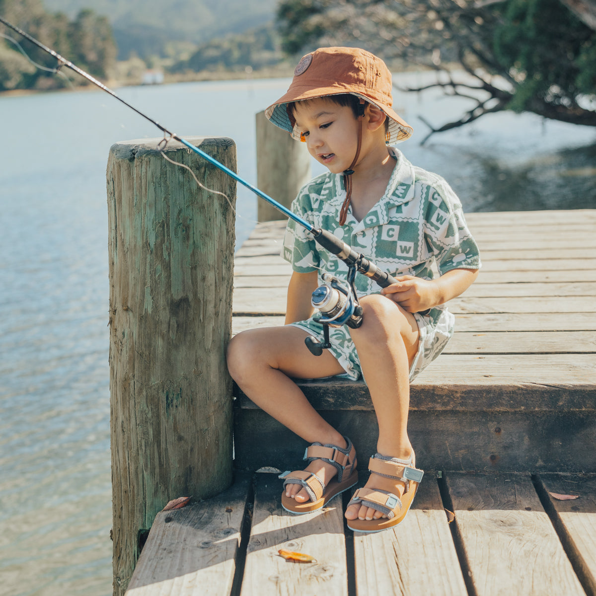 Paradise Reversible Bucket Hat